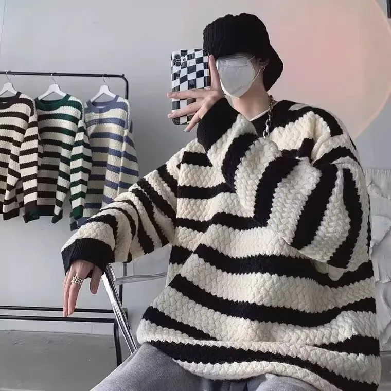 

Extra Large 300 Pou Color Blo round Ne Knitwear Men's Faion Autumn Winter Hong Kong Sle Versatile Striped Sweater