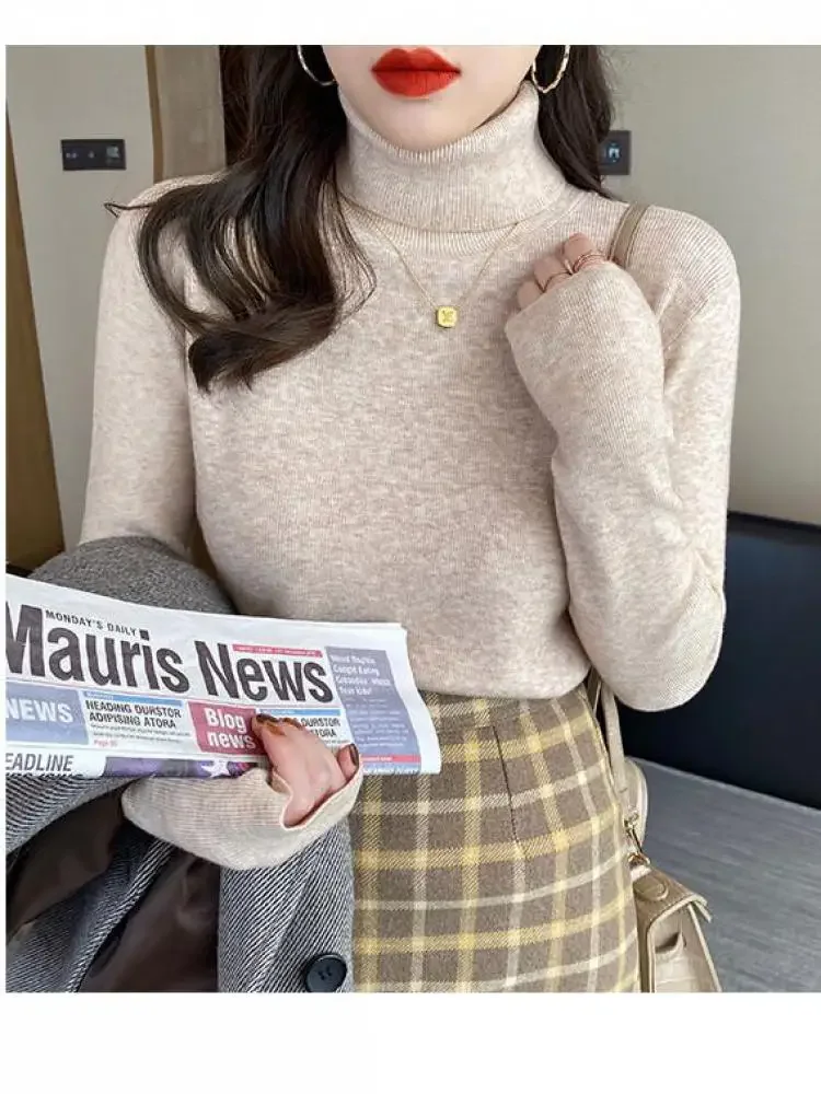 2025 Otoño Invierno básico ajustado suave color sólido suéter de cuello alto pulóver mujer Casual manga larga chic Jersey de punto inferior