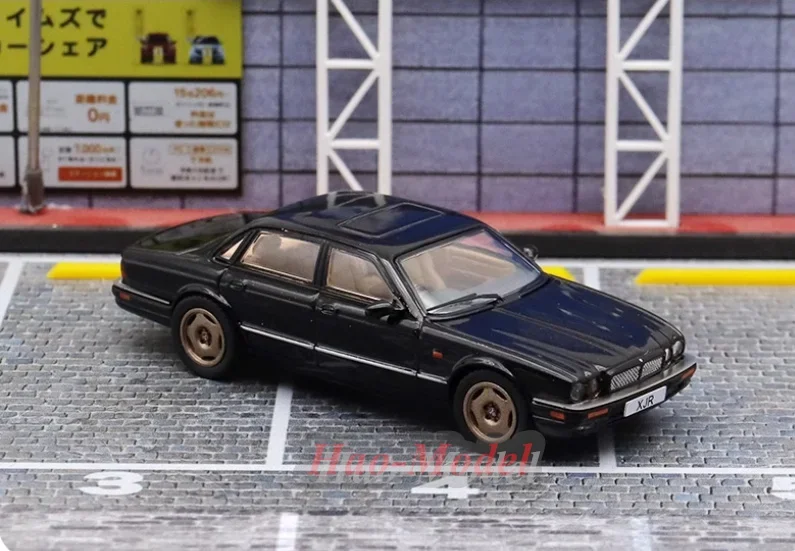 GCD 1/64 For Jaguar XJR X300 Car Model Alloy Diecast Kids Toys Boys Birthday Gifts Hobby Display Collection Simulation Black