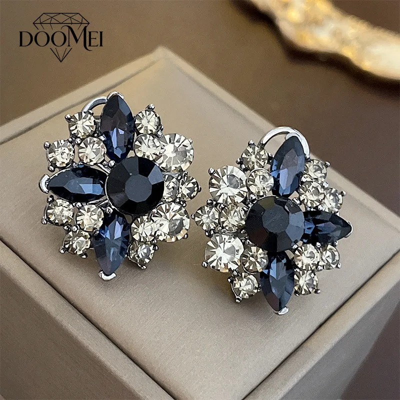 DOO MEI Vintage Rhinestone Flower Earrings for Women Crystal Floral Stud Earrings Laides Fashion Banquet Wedding Ear Jewelry