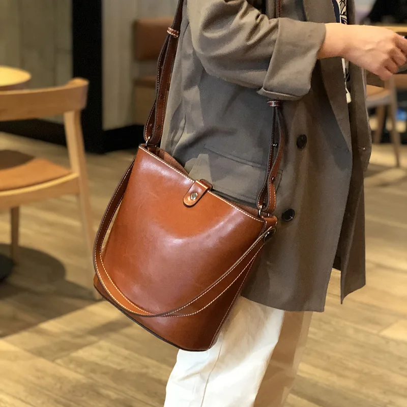 Johnature 2024 New Simple Korean Cow Leather Women Bag Leisure Solid Color Soft Cowhide Bucket Lady Shoulder Messenger Bags