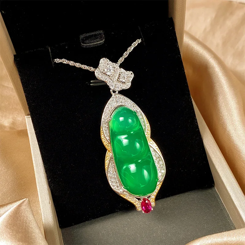 New Jewelry S925 Silver Hot Selling Green Chalcedony Green Bean Pendant Necklace for Women