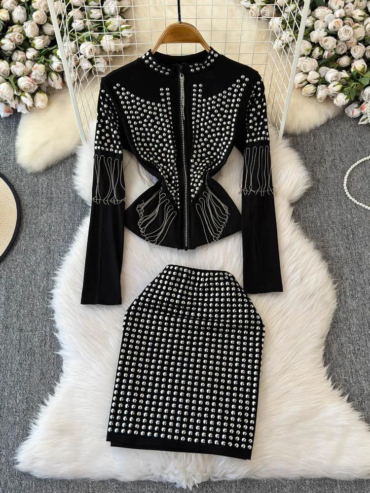 Faionable confortável emagrecimento primavera outono 2024 diamante embelezado trabalho pesado conjunto de duas peças saia superior na moda feminina wear
