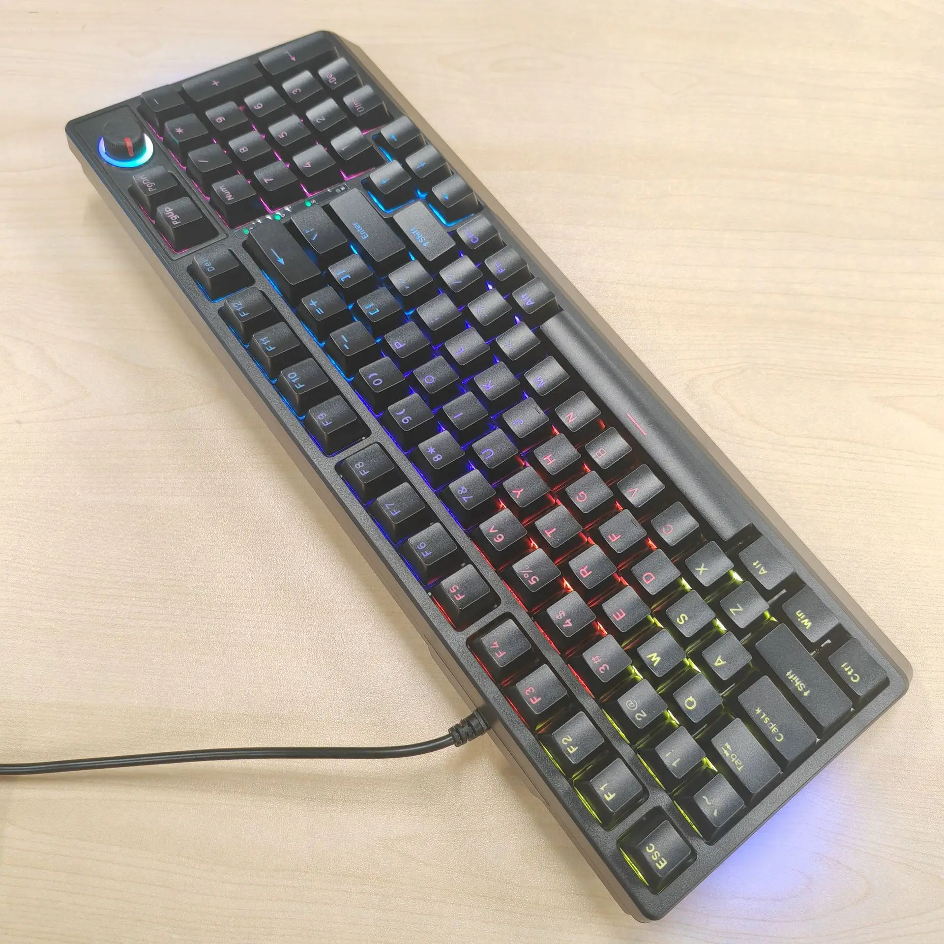 Teclado Mecánico con Cable KM9 - Anti-Ghosting Keyboard reseña y precio