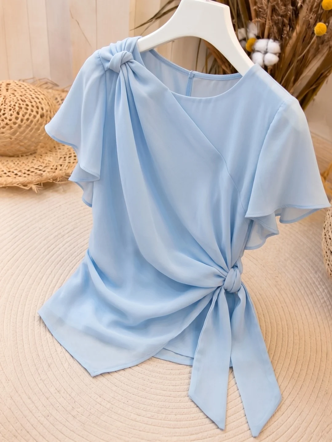 

Elegant Belted Short Sleeve Shirt Women's Commute Fashionable Top Korean Style Straight Cut Summer 2026 Silk Blend Blouse