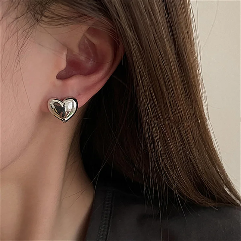 Heart Shaped Metal Earrings European American Style Personalized Fashion Stud Earrings Ladies Girls Travel Wedding Accessories