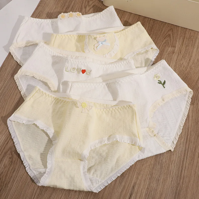 Solid Color Three-dimensional Embroidery Underpants Flower Cute Girl Underpants Pure Cotton Soft and Comfortable Triangle Pants