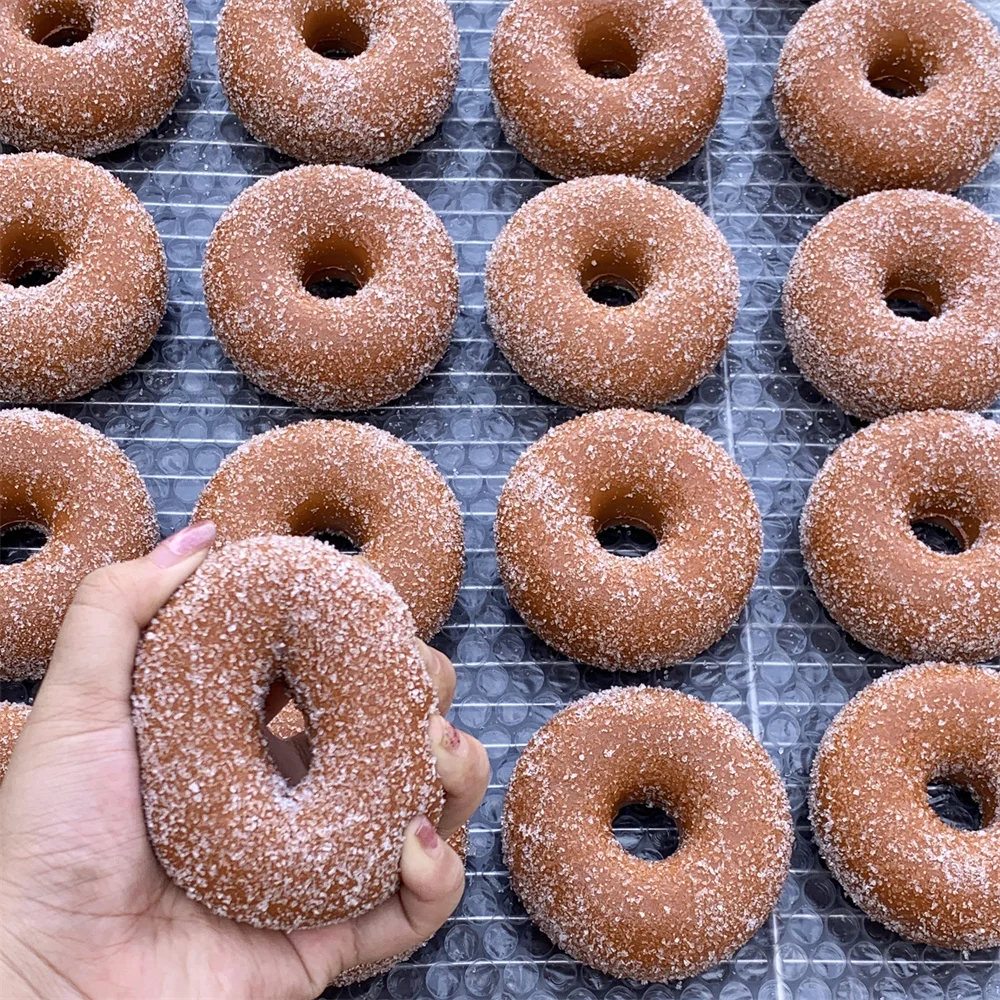 Donut de PU redondo de 3,3 pulgadas, masa elástica frita, modelo de comida Artificial, caramelo crujiente, doble cara, proveedor de decoración de glaseado
