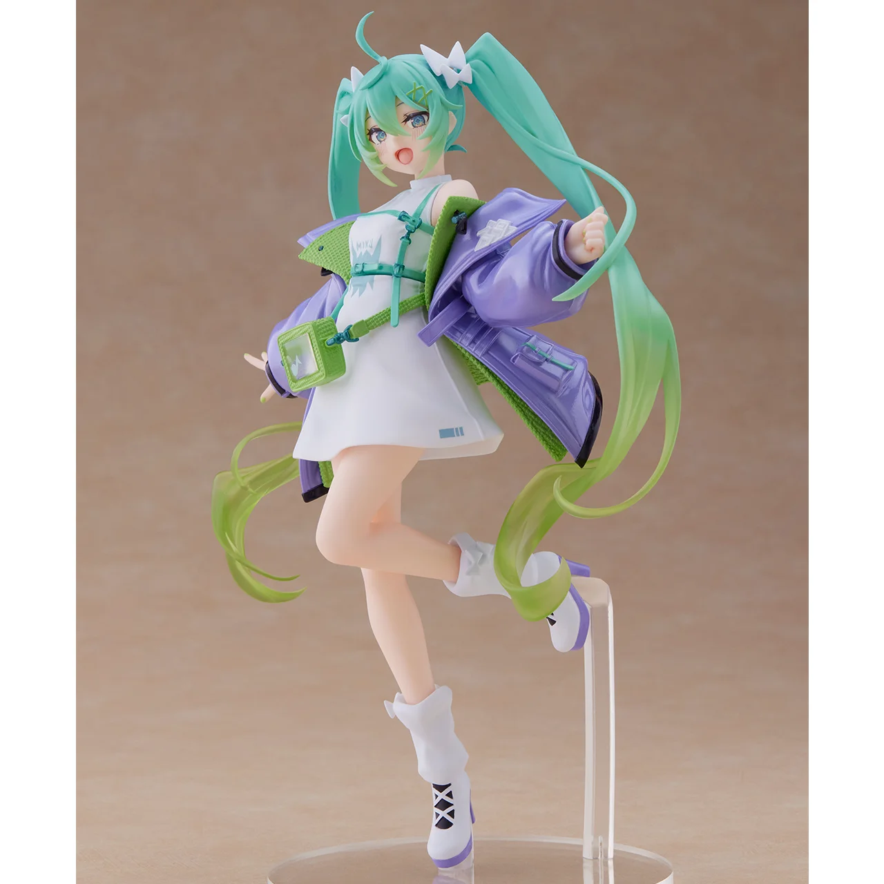 Bandai TAITO Fashion Hatsune Miku Sports Standing Scene Handmade Birthday Gift Toys