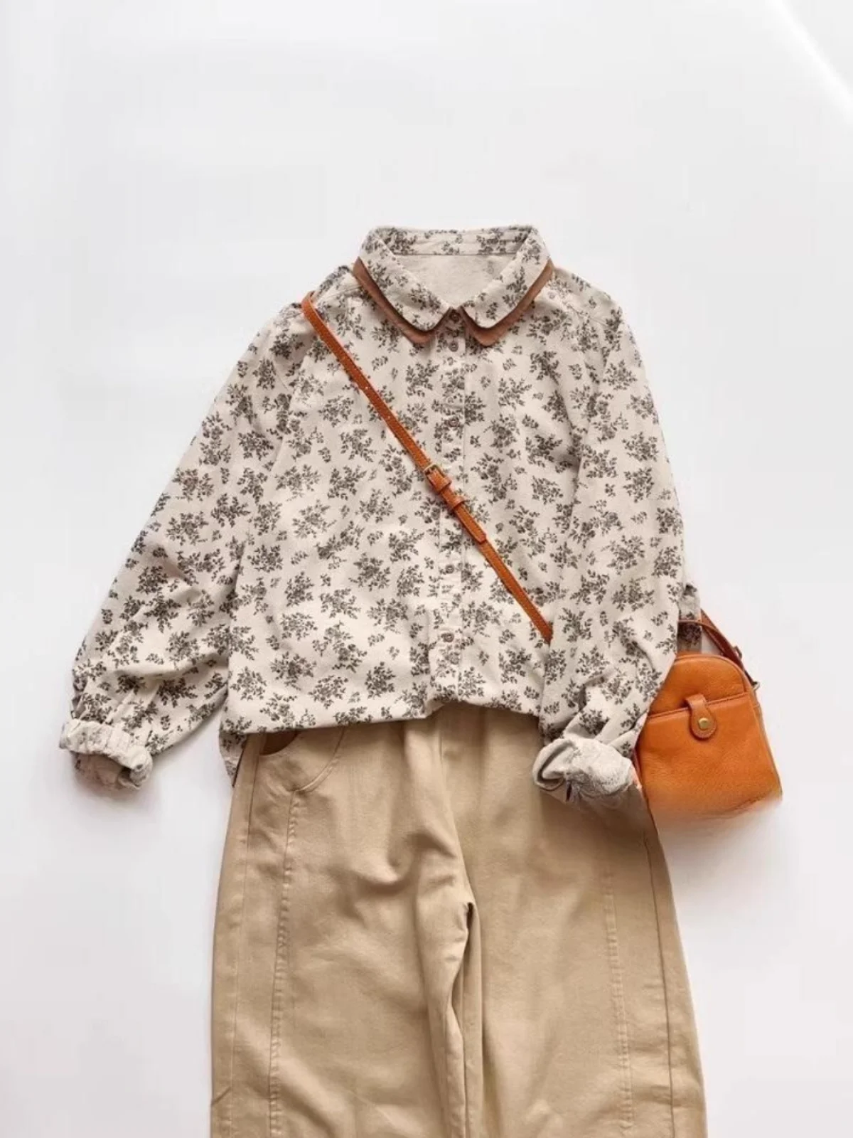 レトロな花柄プリント純綿ロングスリーブピーターパンカラーirt女性のeleトップ韓国sleルーズフィット春服