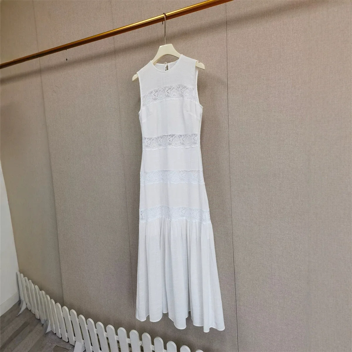 

Elegant Long Lace Sleeveless round Neck Dress Summer 2026 Polyester Blend Splice Midi Dress Women's Fashion Elegant Style