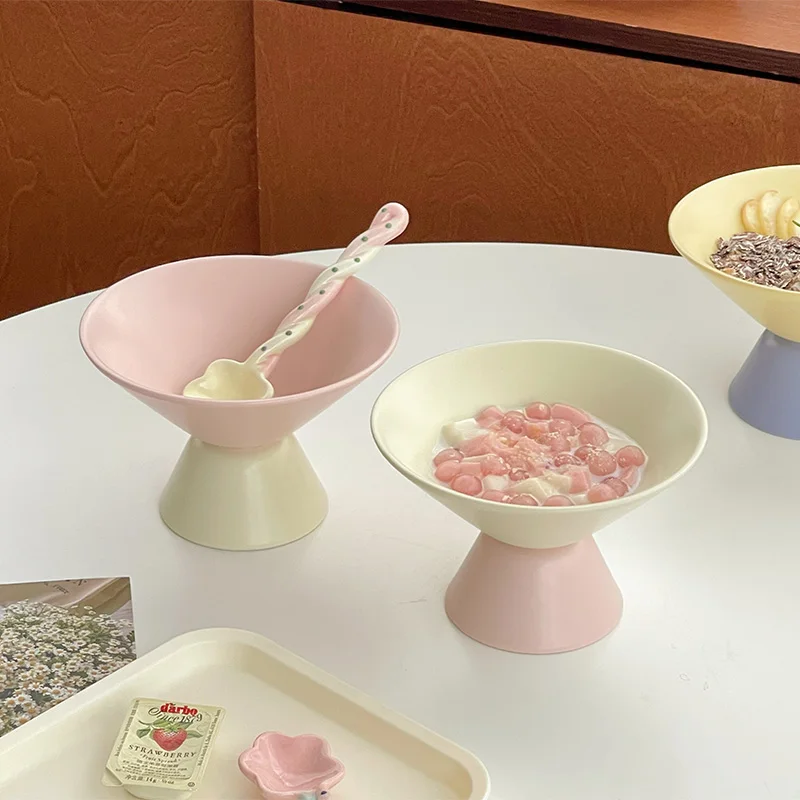 Bonito cuenco de helado de cerámica maciza, cuencos de yogur diarios de pies altos de Color contrastante con cuchara, cucharas de estrella retorcidas, tazón de sopa para microondas