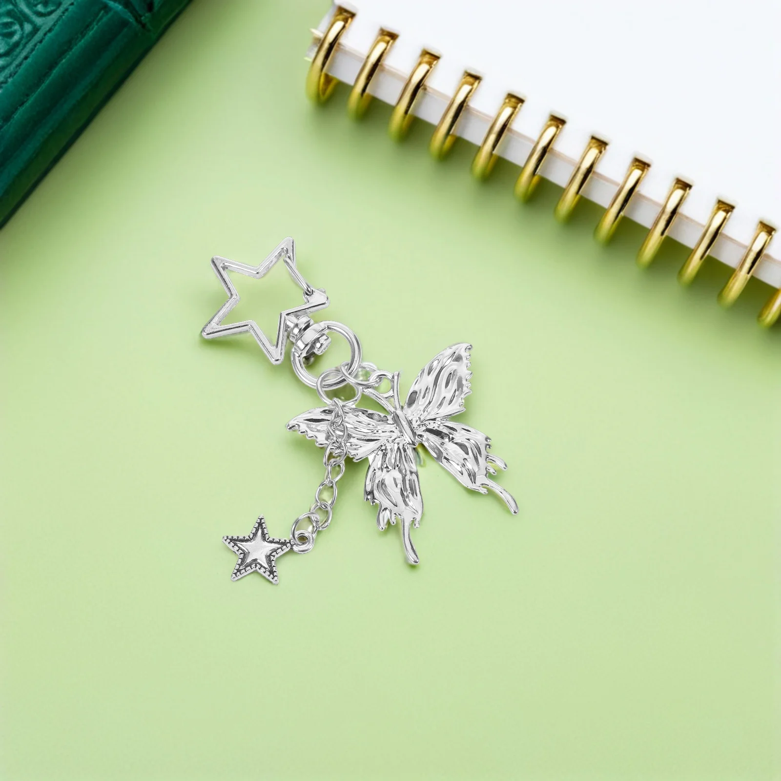 

4 Pcs Fashionable Headphone Hanging Decorations Charms for Wallet Cute Keychain