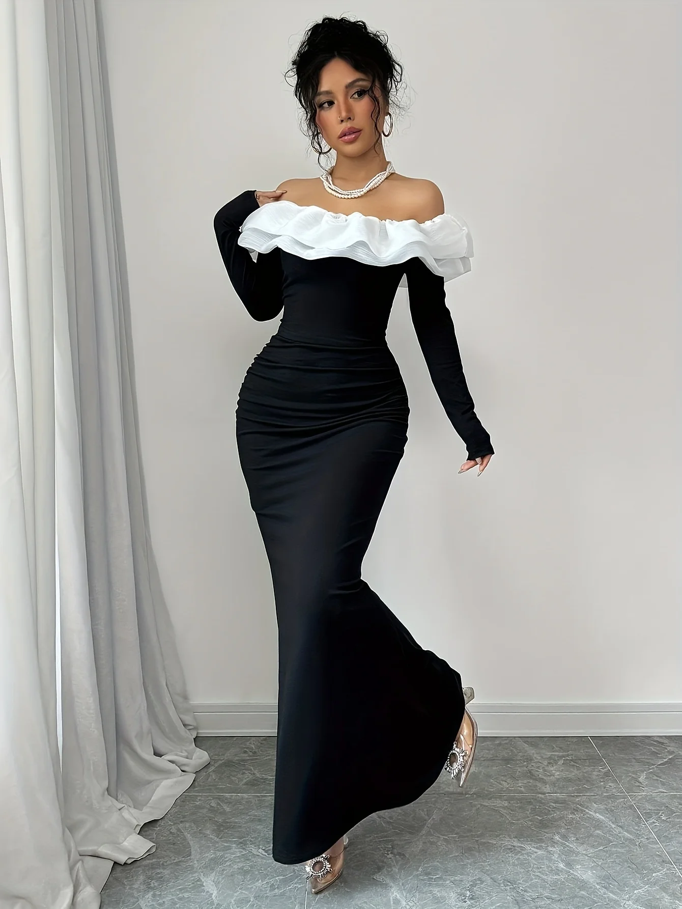 Vestido Elegante de Manga Larga con Hombros Descubiertos, Bloques de Color y Dobladillo con Volantes, Ajustado, para Primavera y Otoño, Ideal para Fiestas y el Trabajo