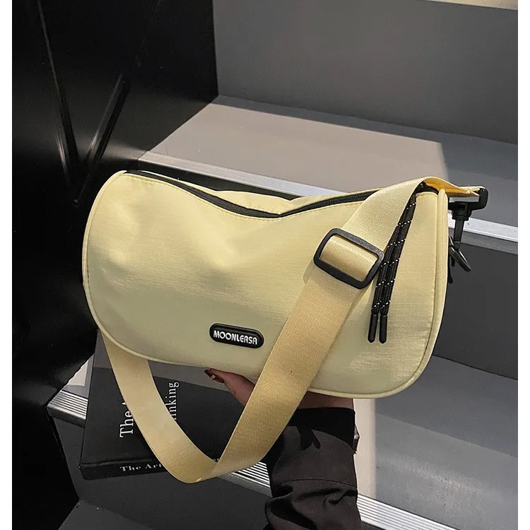 

2025 New Loom Messenger Bag Niche Design Pillow Bag Simple and Casual