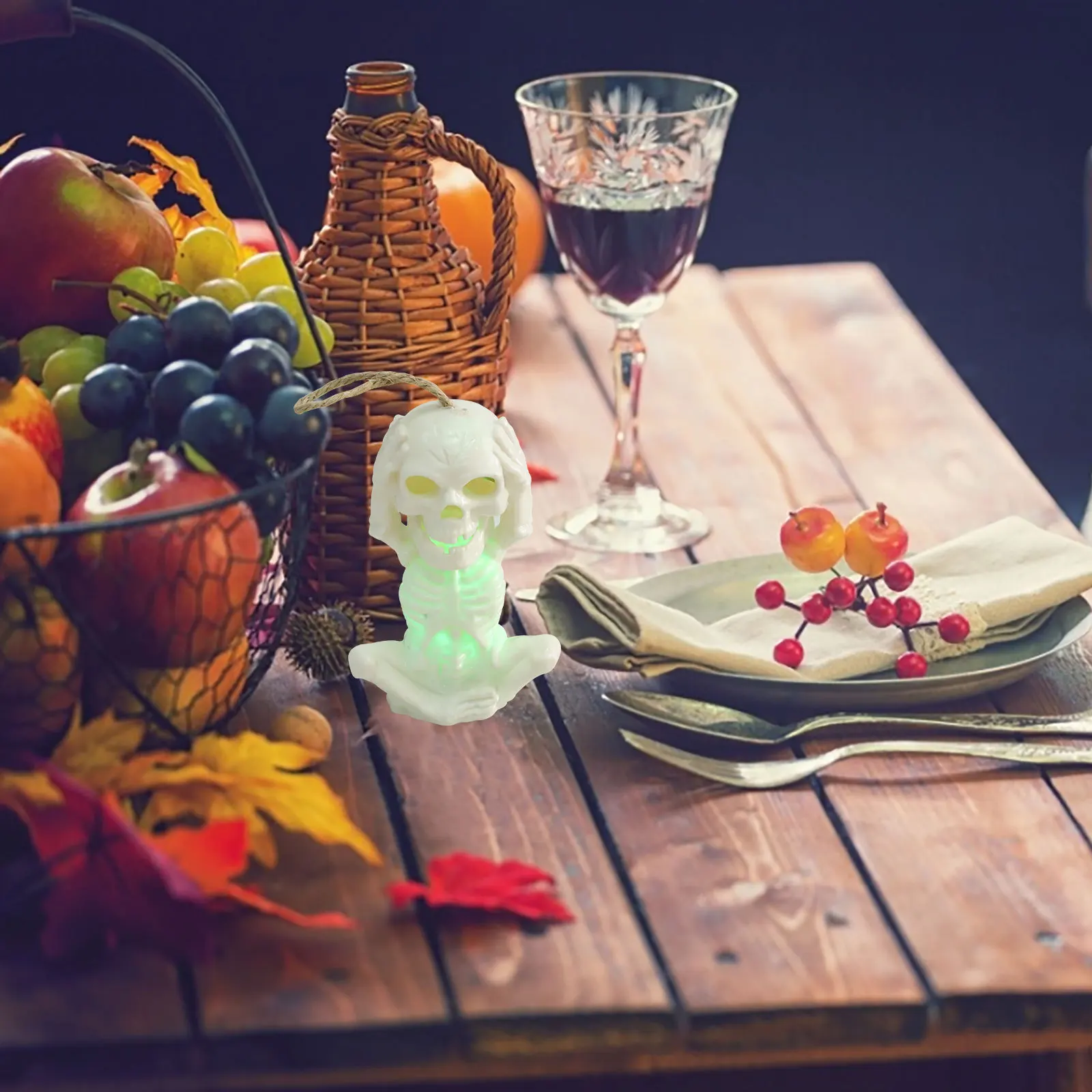 

Halloween Skull Statue Plastic LED Light Creative Skull Lamp for Table Decor Halloween Party Supplies Hanging Lamp