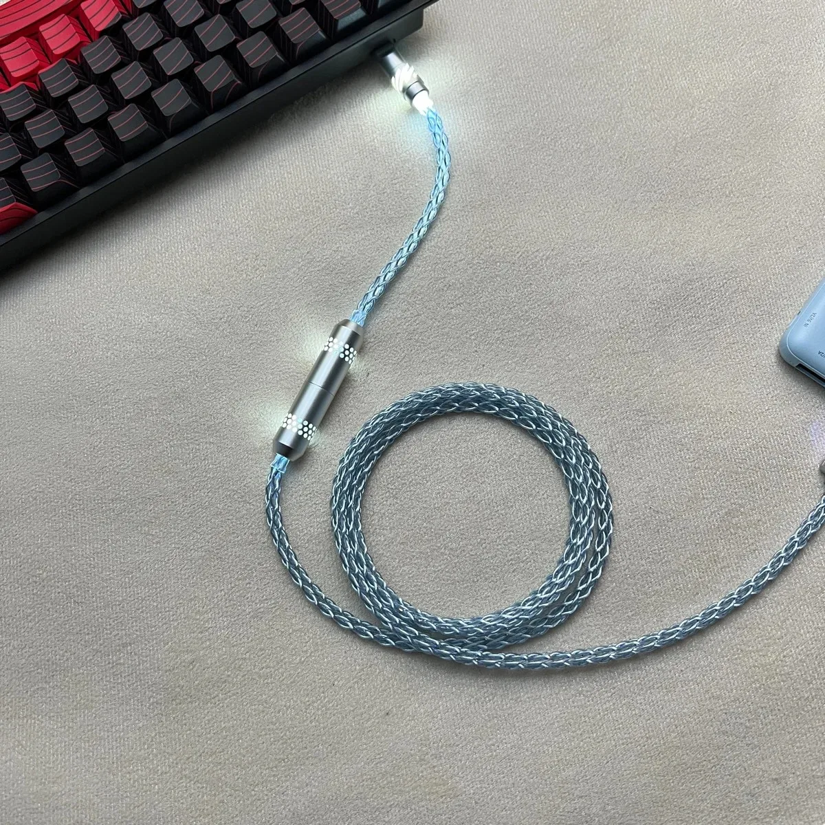 

Luminous Hollow Type-C Single Crystal Copper Aviation Plug Cable 8K Magnetic Axis Keyboard Data Cable Charging Cable