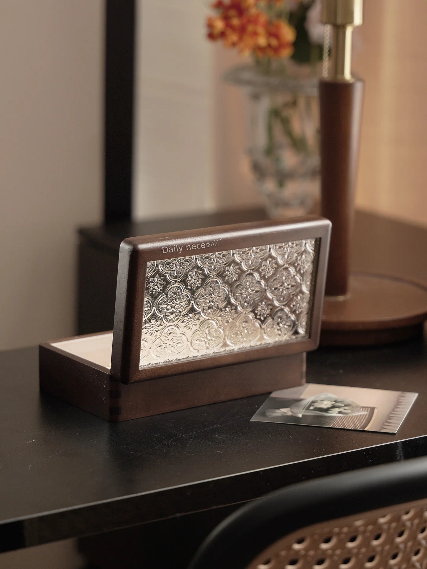 

Ретро-шкатулка для хранения золотых слитков с гравировкой, ручной работы, с деревянной крышкой и стеклянным окошком, для хранения жемчуга и золотых украшений