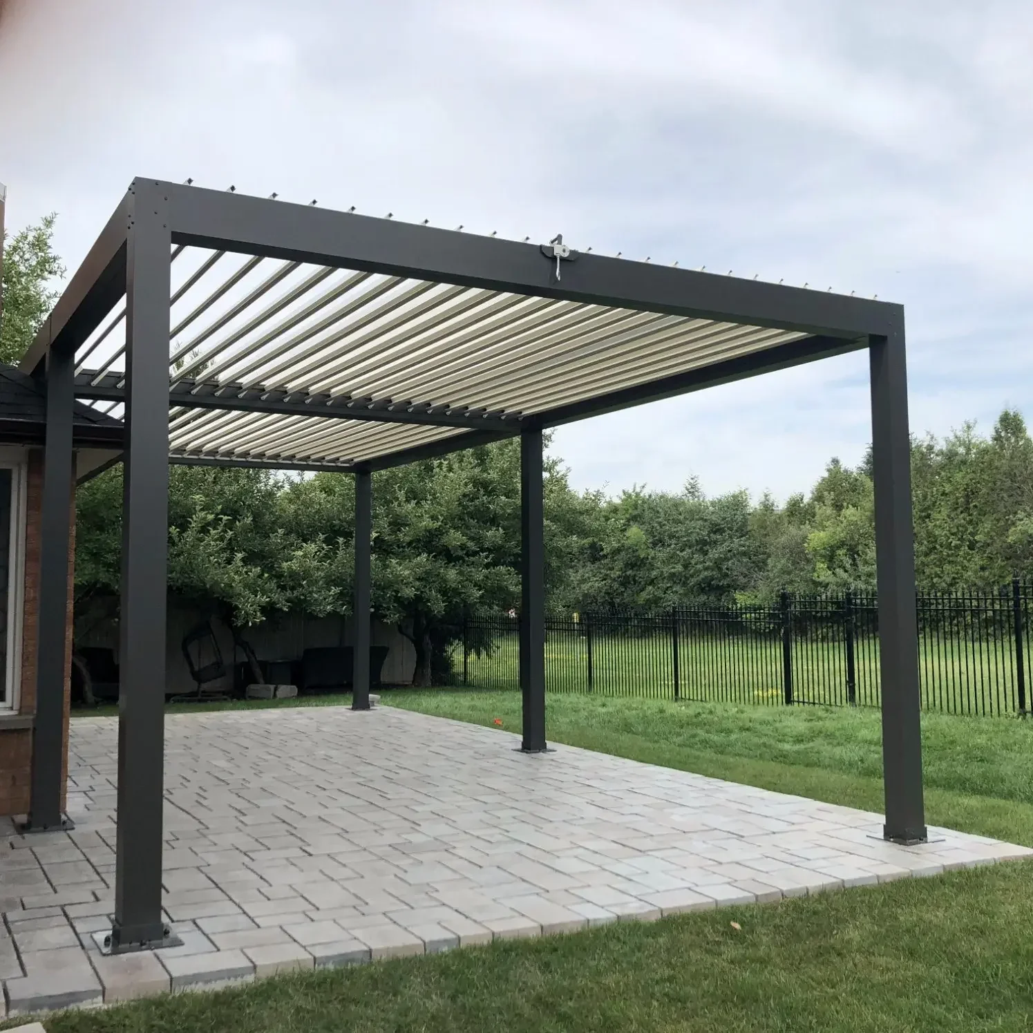 Aluminum motorized customized waterproof Outdoor electric louvered roof aluminum Pergola