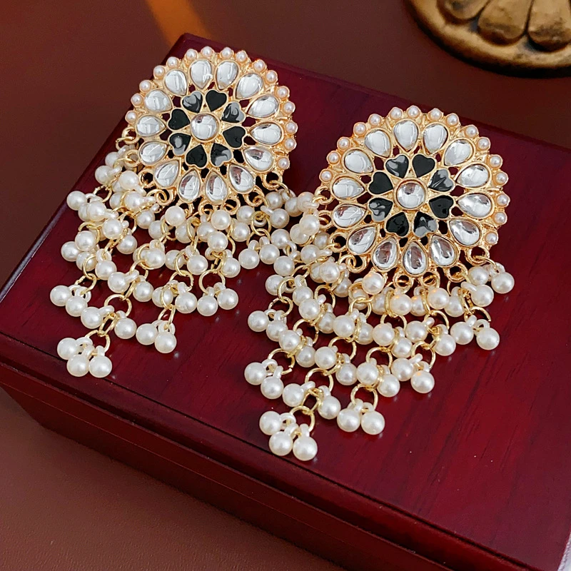 Vintage Love Drop Earrings for Women Fancy Dripping Pearl Drop Earring Light Luxury Exaggerate Gorgeous Jewelry Wedding Gift