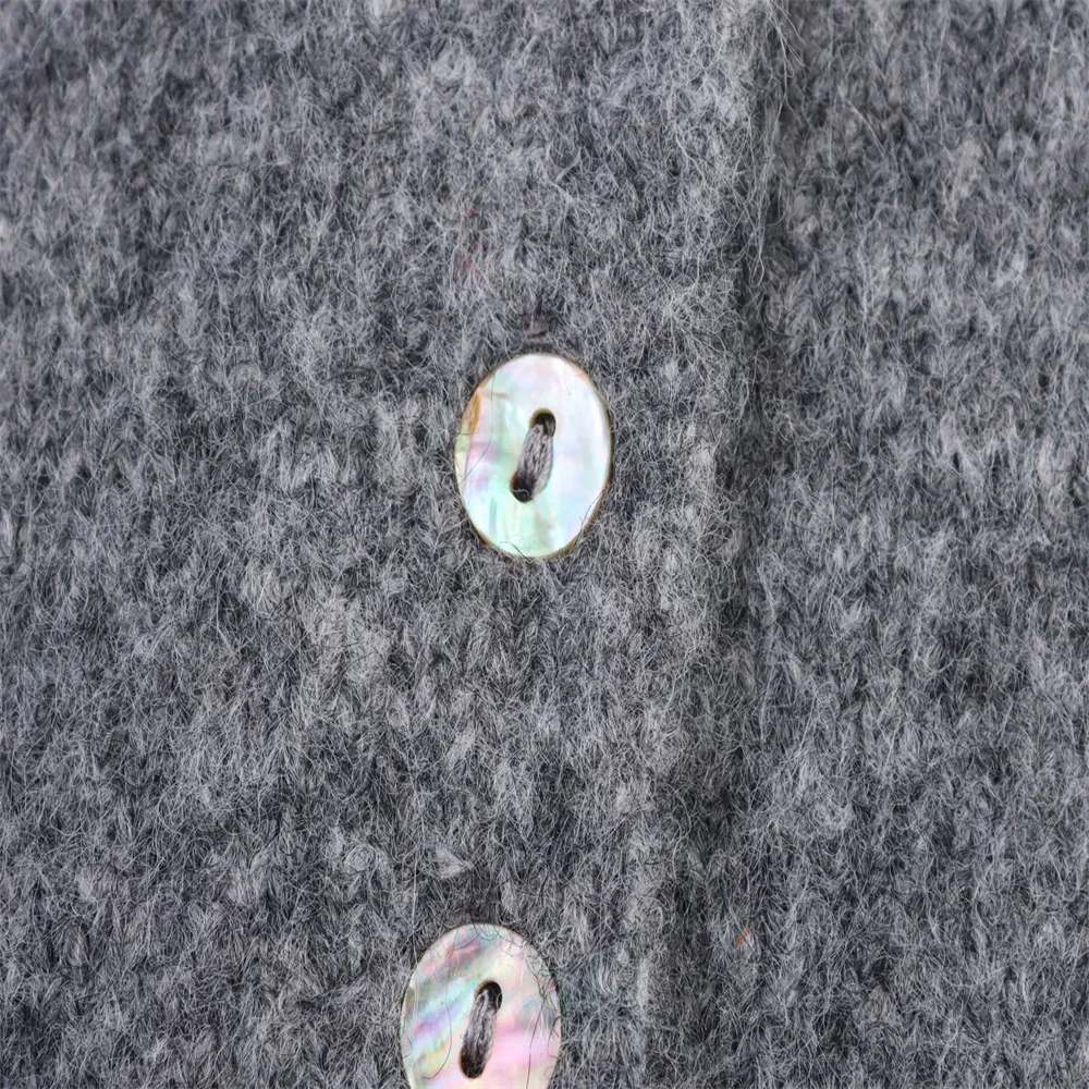 ملابس نسائية خريفية جديدة حلوة وعصرية ذات طبقات مزخرفة وطية صدر السترة وأكمام طويلة سترة صوفية محبوكة