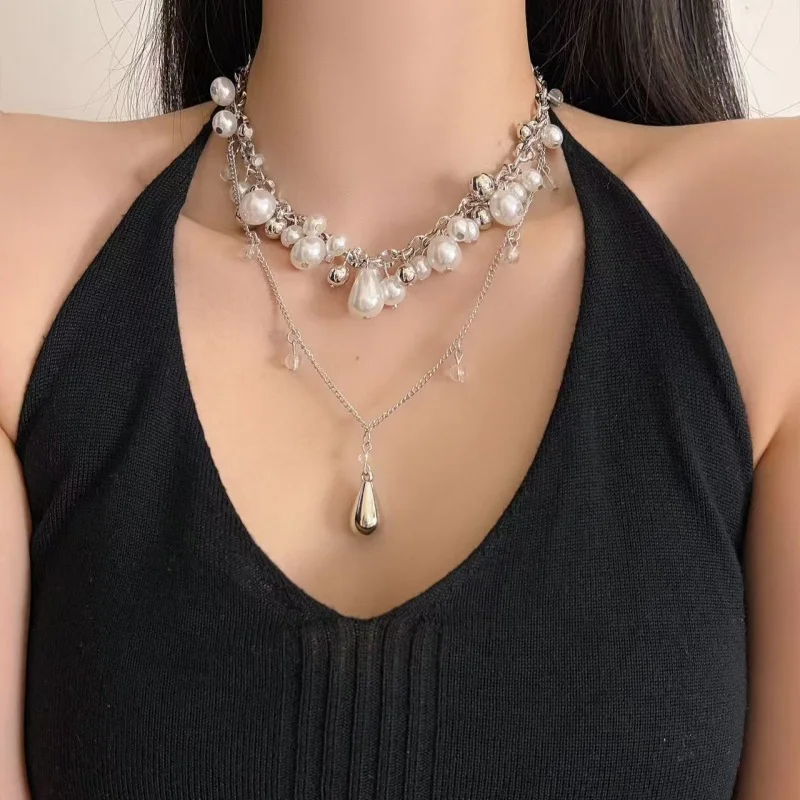 

Fashionable Multi-Layer Pearl And Waterdrop Necklace for Women European Style Metal Lockbone Chain Jewelry with Personality Desi