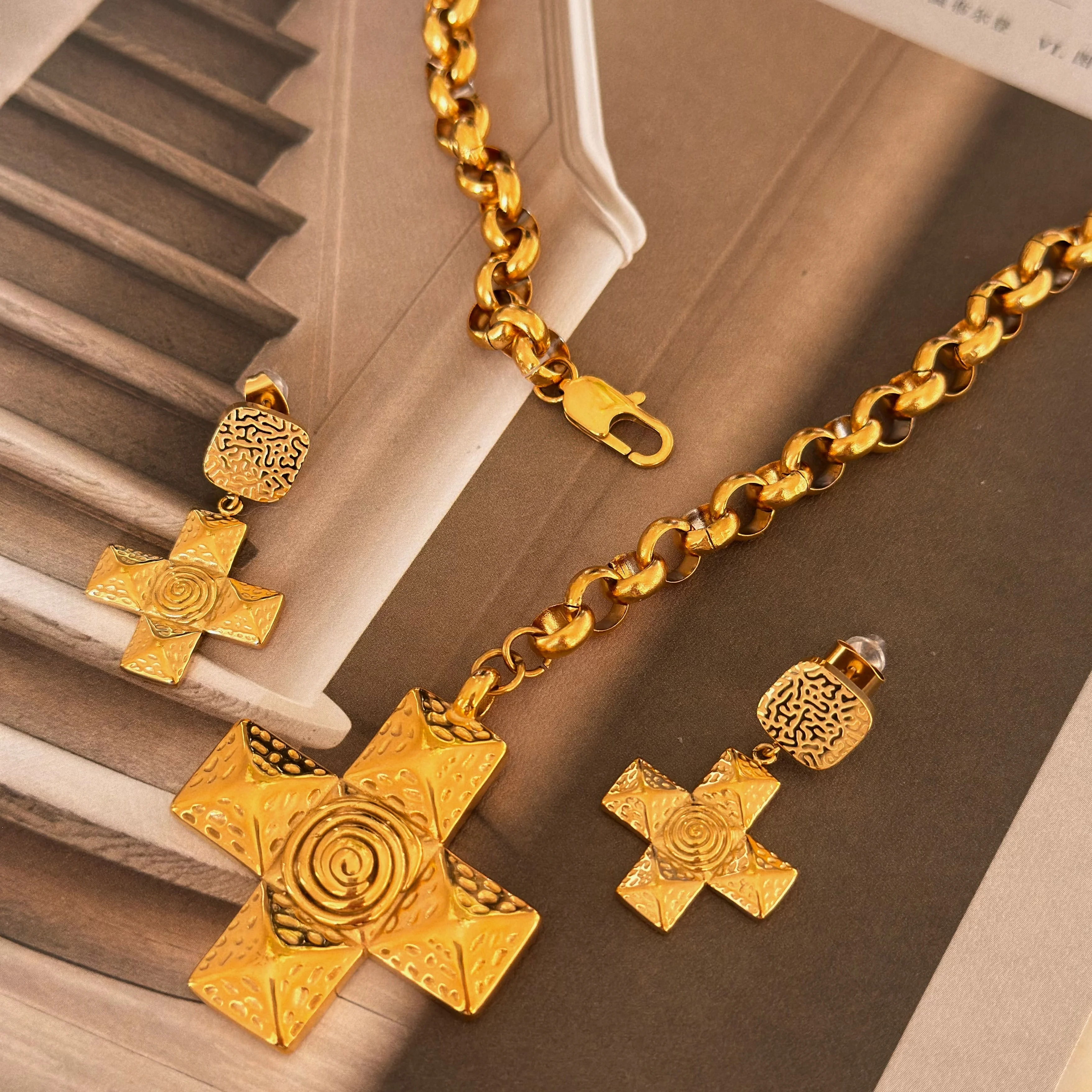 DASEIN Stainless Steel Vintage Punk Cross Chunky Necklace 18k Pvd Gold Plated Luxury Hip Hop Jewelry Accessories Unisex 4