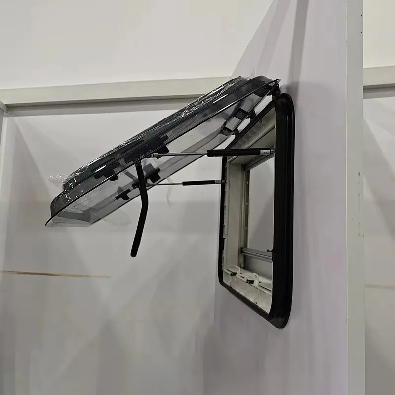 ATVRV Parts Wholesale Aluminum Skylight Caravan Trailer Motorhome Hatch Sunroof With LED Lights