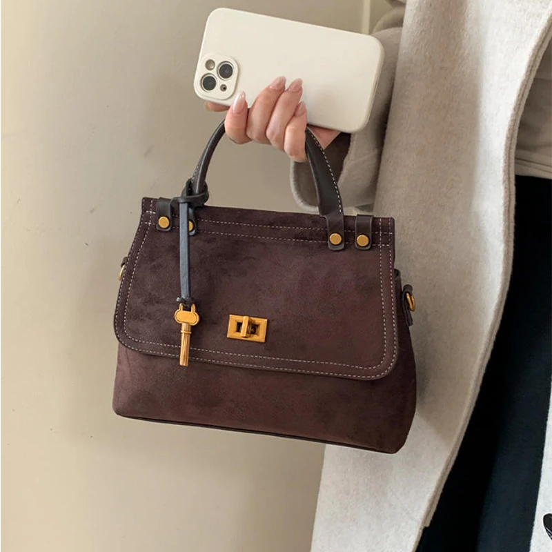 

Матовый портфель с клапаном для женщин, большая вместительная сумка на плечо с металлическим замком, винтажная повседневная сумка-тоут, роскошная сумка для путешествий