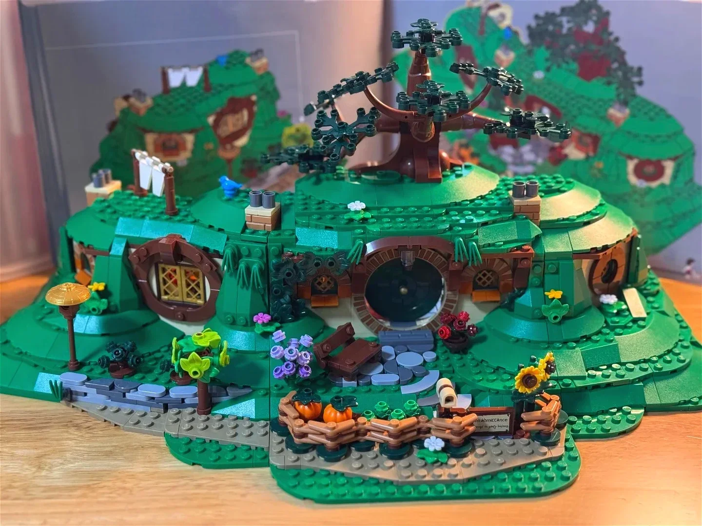 

Cave Architecture Building Blocks Sets 10354 Compatible with Legoed Particles Suitable for Christmas Gifts 2017pcs