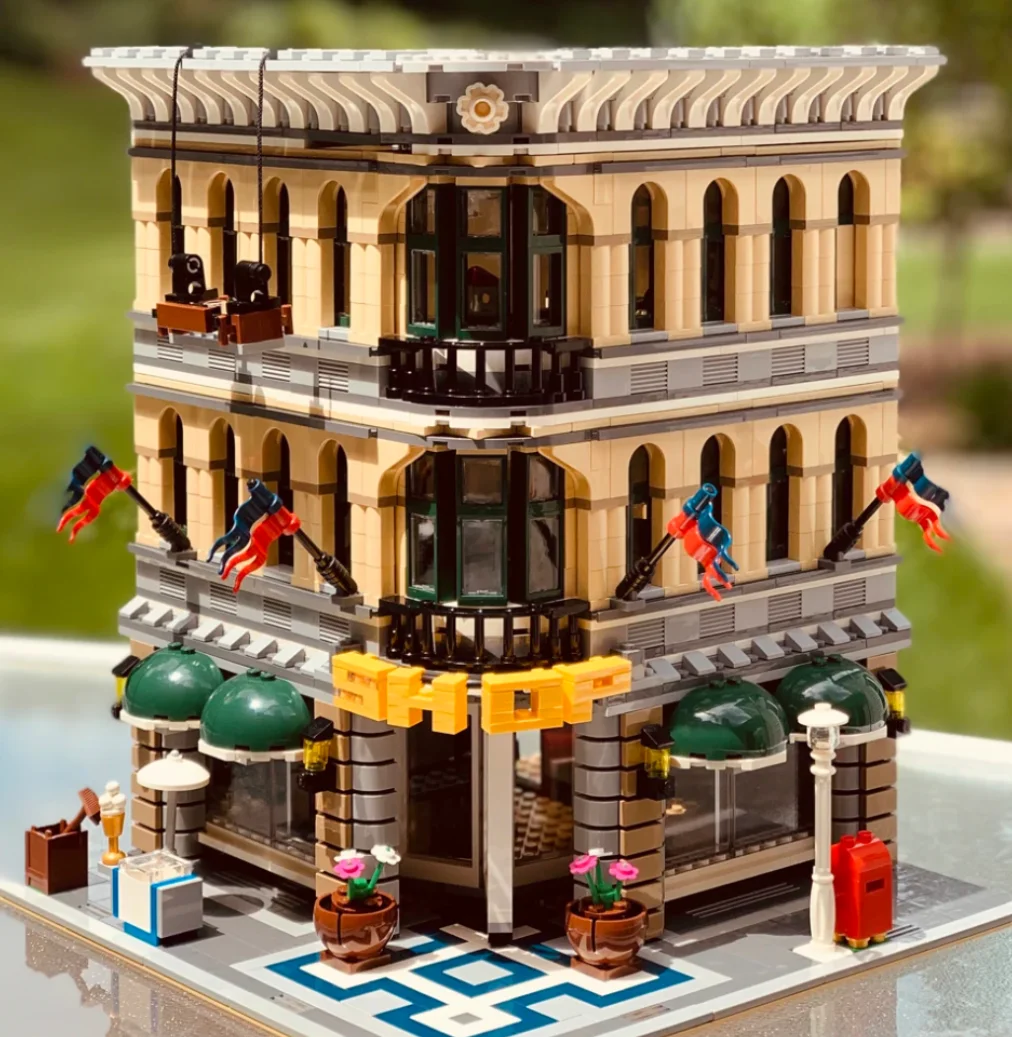 2024 New Spot goods 2182pcs Street Views Grand Emporium Compatible 10211  Building Block Gifts Bricks