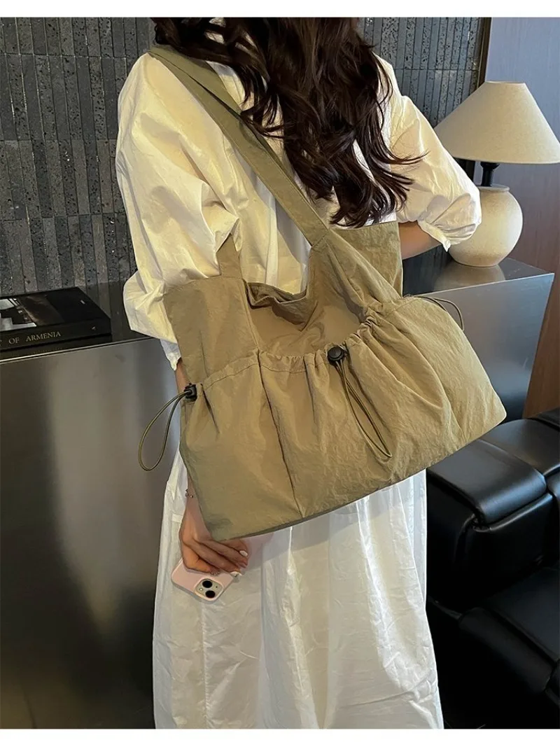 CEEKAY Solid Wrinkle Tragetasche mit Kordelzug, seitlicher elastischer Verschluss, breiter Stoffriemen, für Damen, Alltag, Schule, große lässige Schultertasche – Detail 12