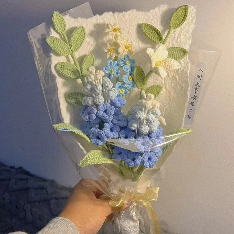 

Handmade Knitting Grape Hyacinths Gradient Daffodils Baby's Breath Hand Bouquet Crochet Wool Flower Finished Gift for Girlfriend