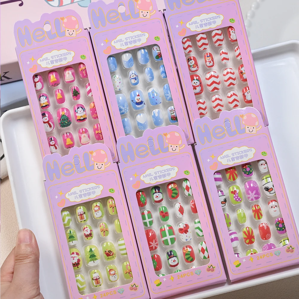 24 Teile/schachtel Mädchen Nette Weihnachten Kurze Gefälschte Nägel Kawaii Santa Claus Schneemann Elch Falsche Nägel Abnehmbare Volle Abdeckung Drücken Auf Nägel