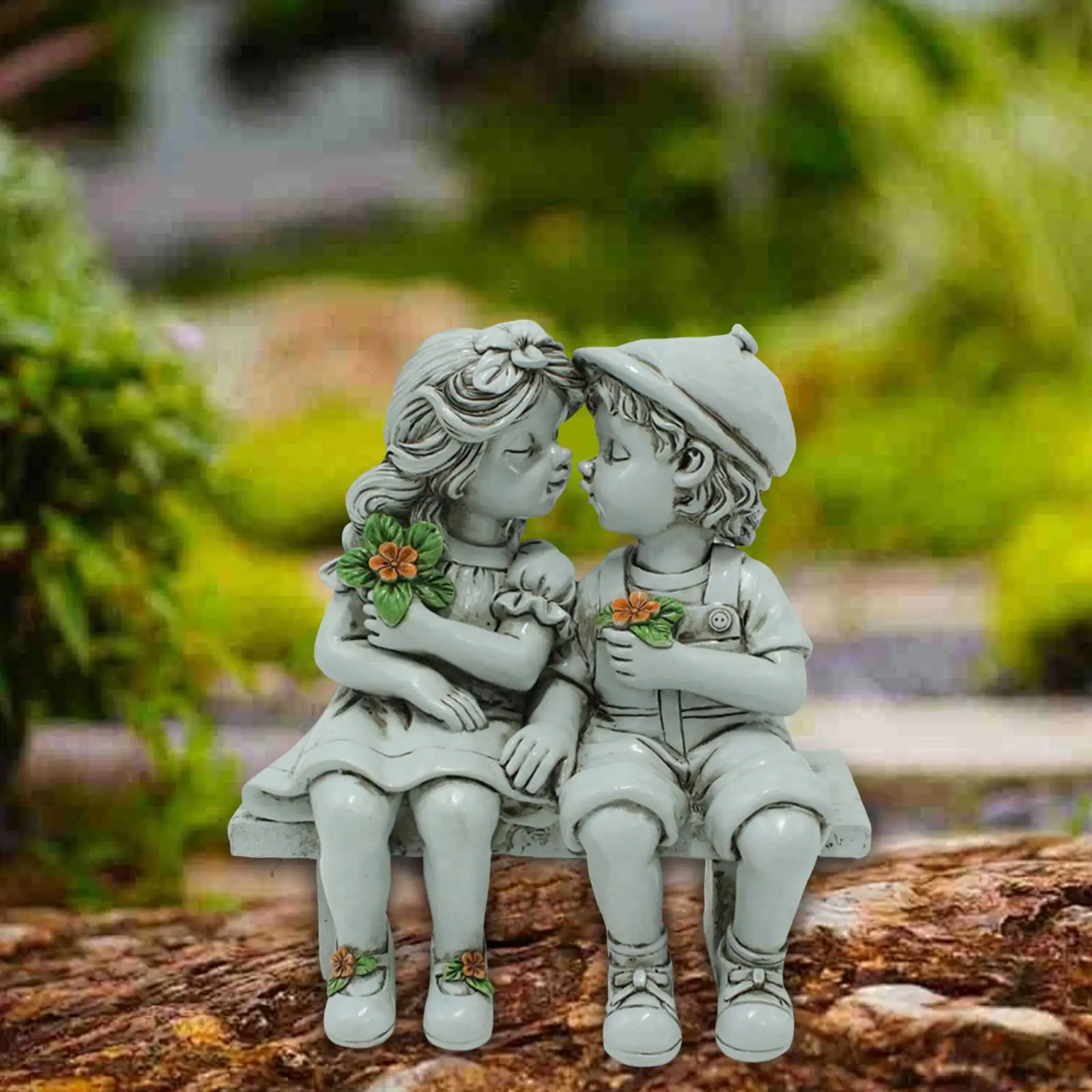 Boy and Girl Kissing Statue Outdoor Sculpture Decor for Yard Holiday Cafe