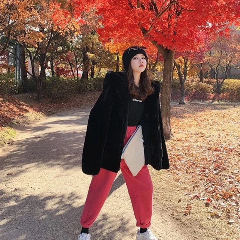 Mujer invierno imitación castor piel de conejo con capucha ropa acolchada de algodón engrosamiento para el calor moda abrigo suelto abrigo mullido