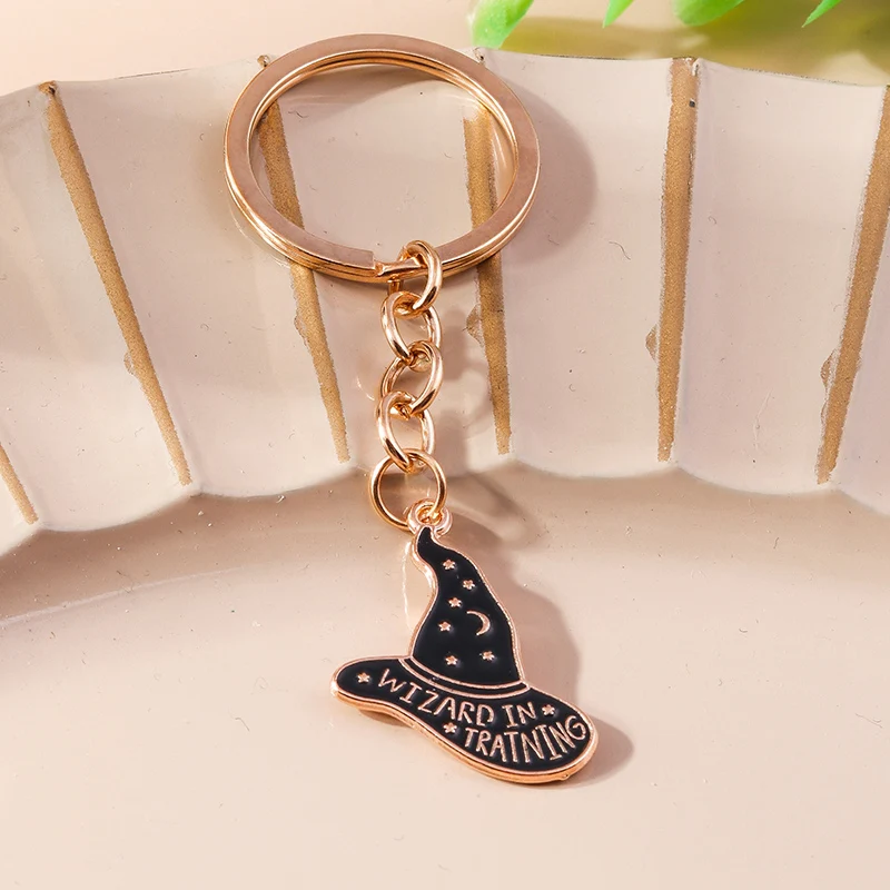 Ensemble de porte-clés en émail pour Halloween, chapeau de sorcière, porte-clés pour voiture, pendentif de sac, cadeaux de fête d'Halloween, accessoires de bijoux à bricoler soi-même, mignon