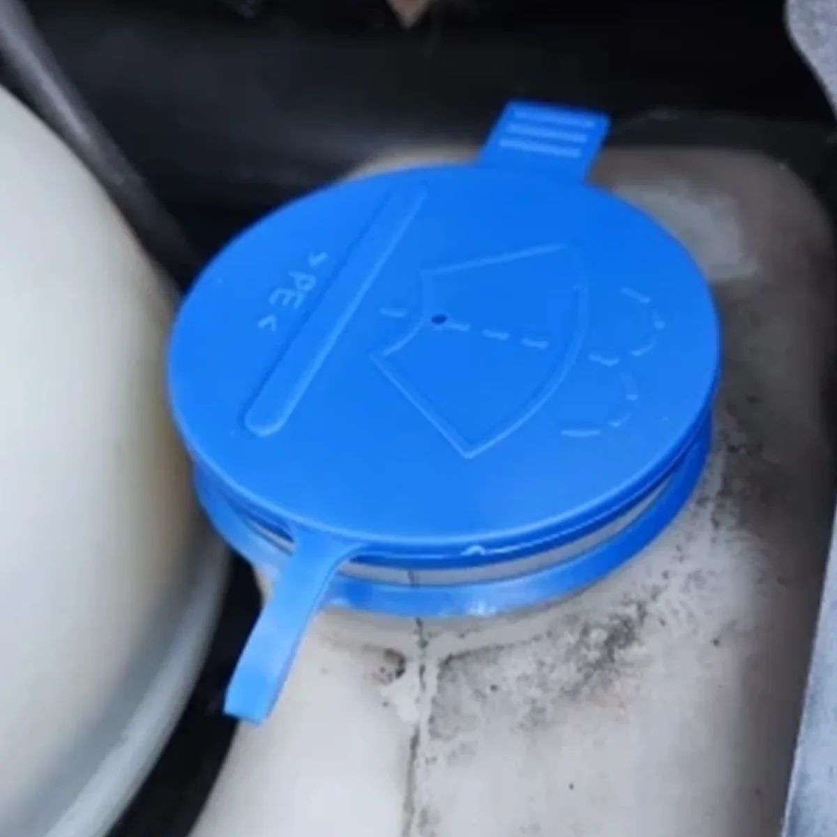 A9068690072 Car Windshield Wiper Washer Fluid Reservoir Tank Cap Bottle Lid for Mercedes-Benz Sprinter Vito Viano for VW Crafter view 6
