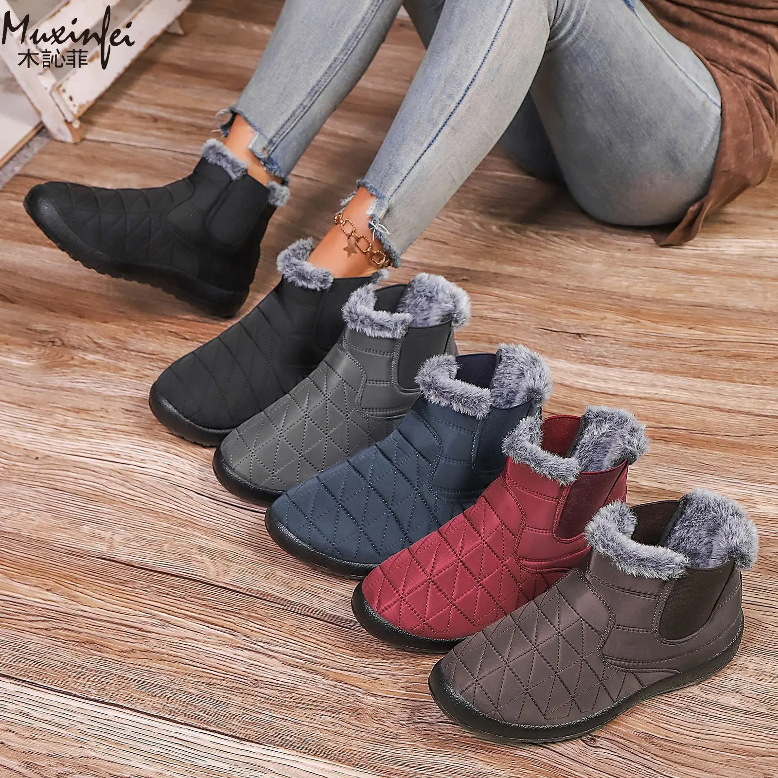 

2025 Women's Winter Cotton Boots New Soft soled Anti slip Snow Boots Short Boots with Thick Velvet Cotton Shoes
