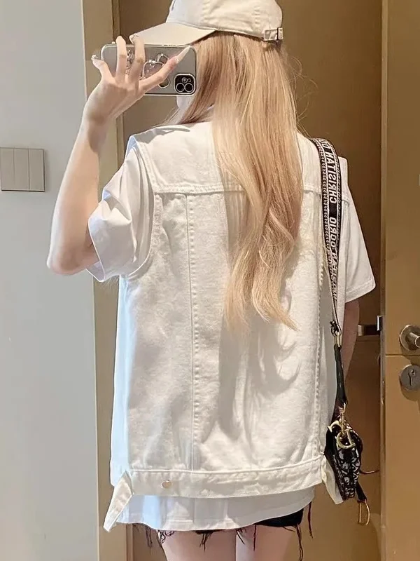 เสื้อแจ็คเก็ตยีนส์ผู้หญิงทรงหลวม รุ่นใหม่ ปี 2025 เสื้อกั๊กเสริมไหล่ ไซส์เล็ก สำหรับฤดูใบไม้ผลิ ฤดูใบไม้ร่วง และฤดูร้อน สไตล์ลำลอง