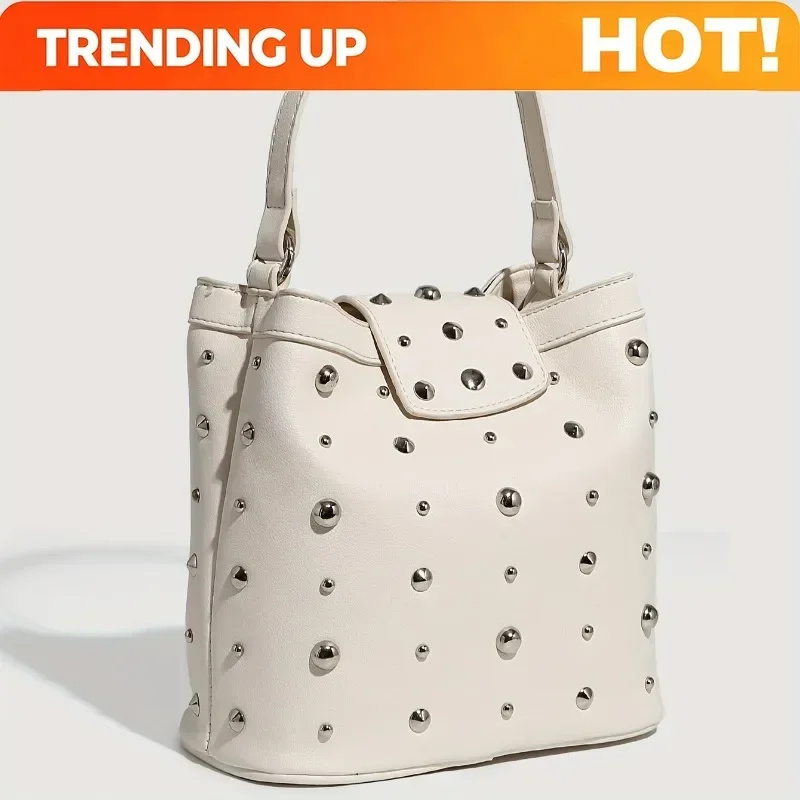 White Leather Single Shoulder Bag, Riveted Carry-on Bag Large Capacity, Fashionable Zipper Chain Diagonal Cross Bags