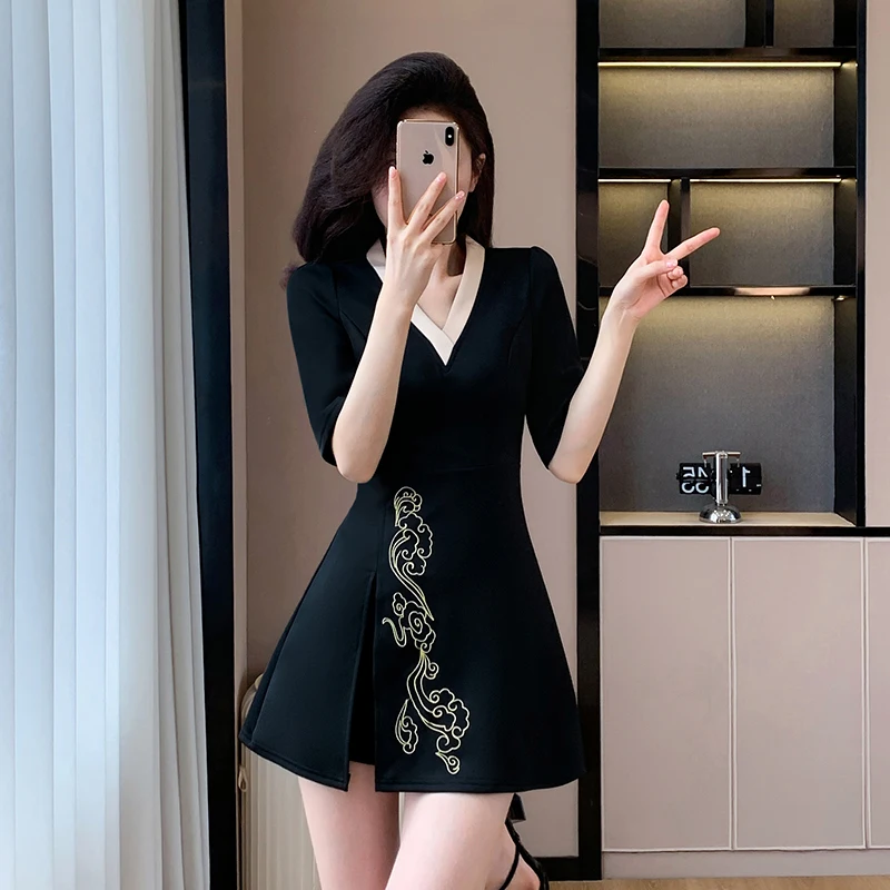 

Large Size Women's 2024 New Chinese Style Flower Embroidery Dress Tops and Shorts Black Two-Pieces Set Outfits Female