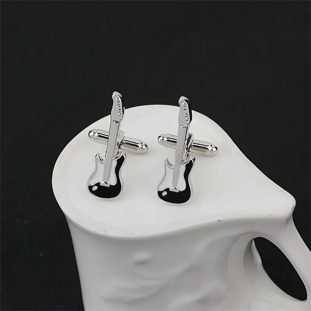 1Pair Fashion Guitar Shape Men's Shirt Cufflinks New Simple Instrument Volin Lovely Wedding Party Jewelry