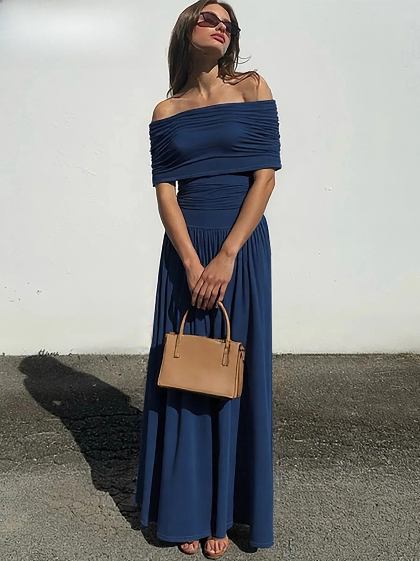 ชุดเดรสเรียบหรู เซ็กซี่ สง่างาม เหมาะสำหรับงานปาร์ตี้ คลับ งานพรอม เสื้อผ้าฤดูร้อน เปิดไหล่ ไร้แขน โชว์หลัง ทรงเข้ารูป จับจีบ