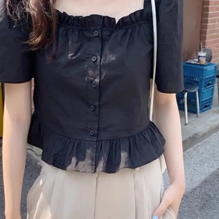 

Модная черная женская летняя блузка с квадратным вырезом, короткими рукавами-фонариками и деревянным декором