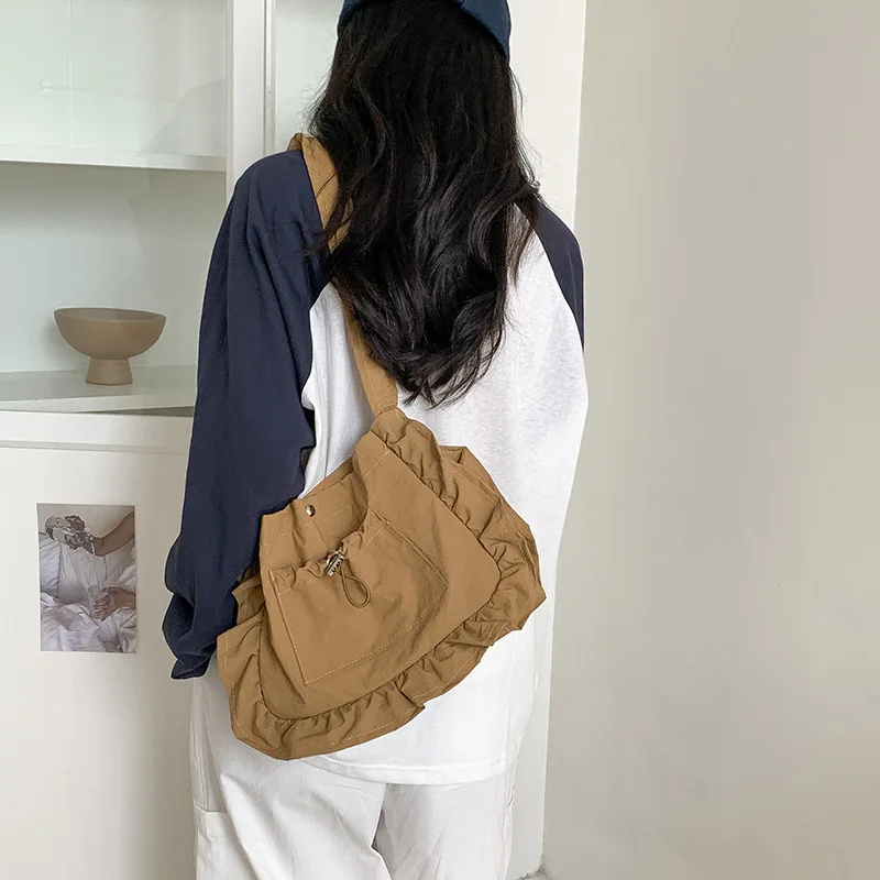 

Легкая пригородная сумка большой вместимости, повседневная сумка через плечо, осень 2024, нейлоновая сумка на плечо для женщин, дорожные сумки