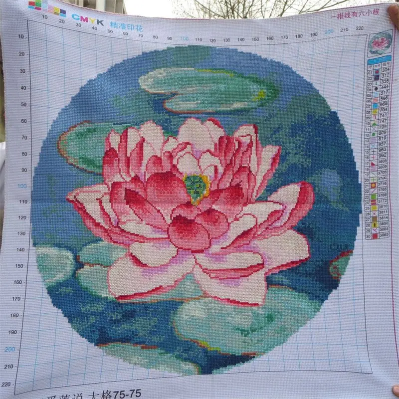 

Handmade cross stitch finished product, love lotus, ancient style, new flowers, living room, bedroom, circular decoration,