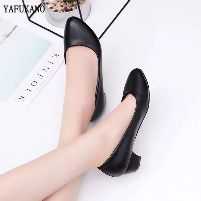 Plus Size 34-42 Women Leather Mid Heel Pumps 2024 New High Quality Shoes Classic Black High Heels Shoes for Office Ladies Shoes