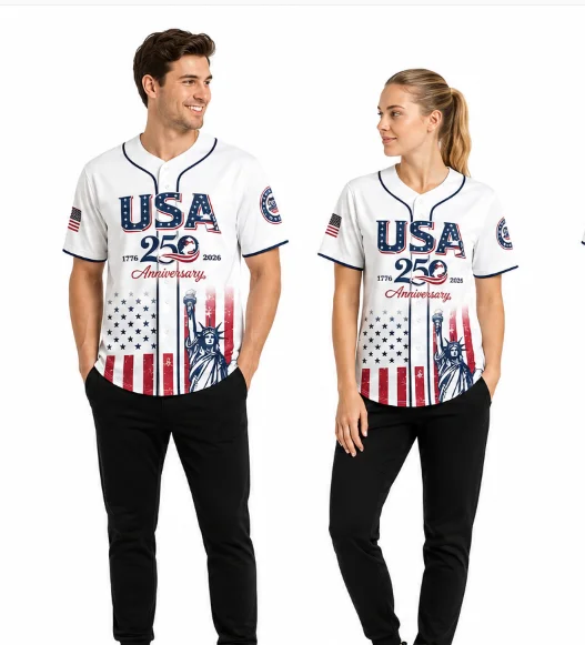 

Baseball Jersey USA 250 Baseball Jersey Retro Liberty Statue Graphic Shirt Mens Fourth Of July Fan Gift Sportswear Fashion