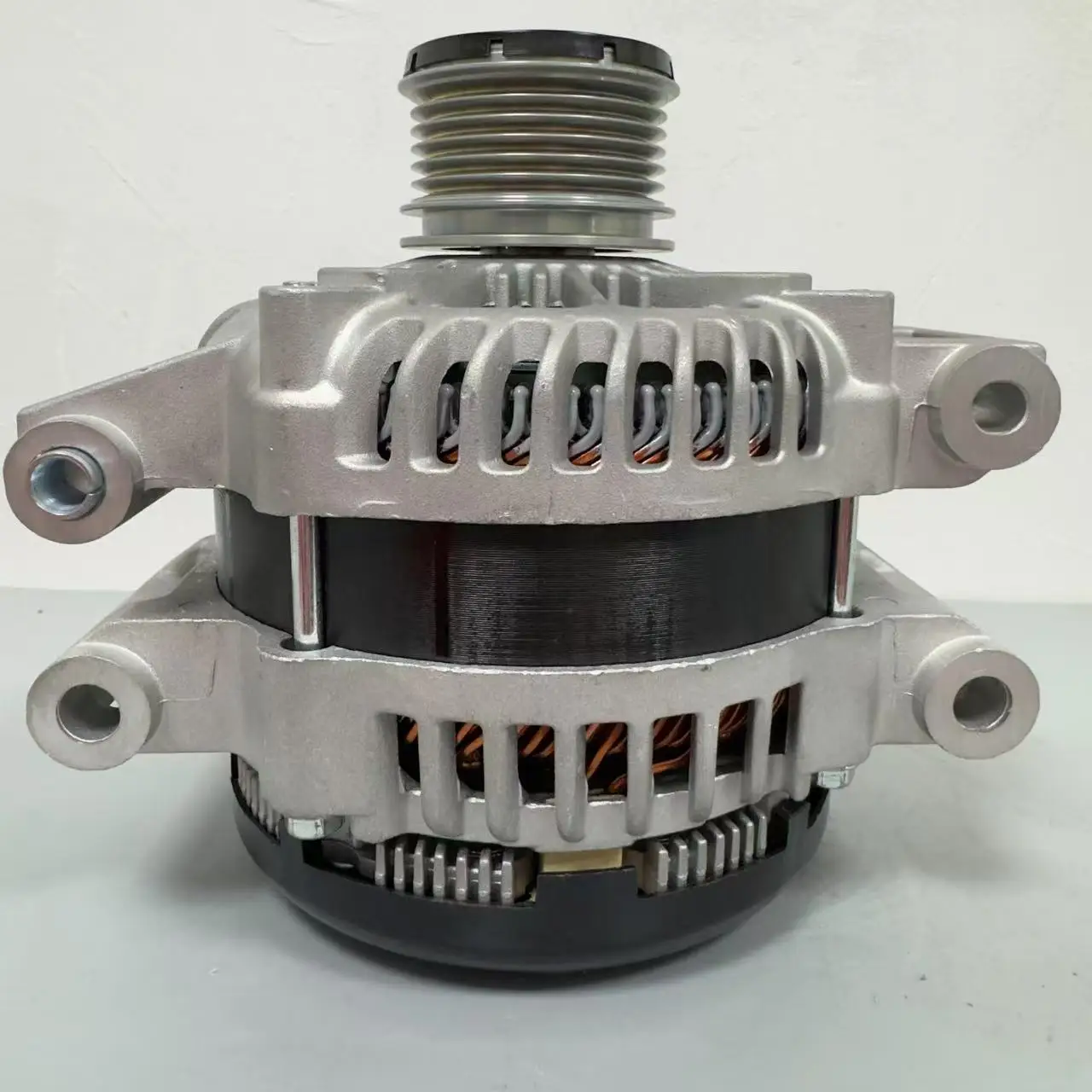 

Alternator for Dodge Jeep Chrysler 04801338ab 04727866ad 04727866ab 1042106610 1042106080 12v 210a 2.8 Generator